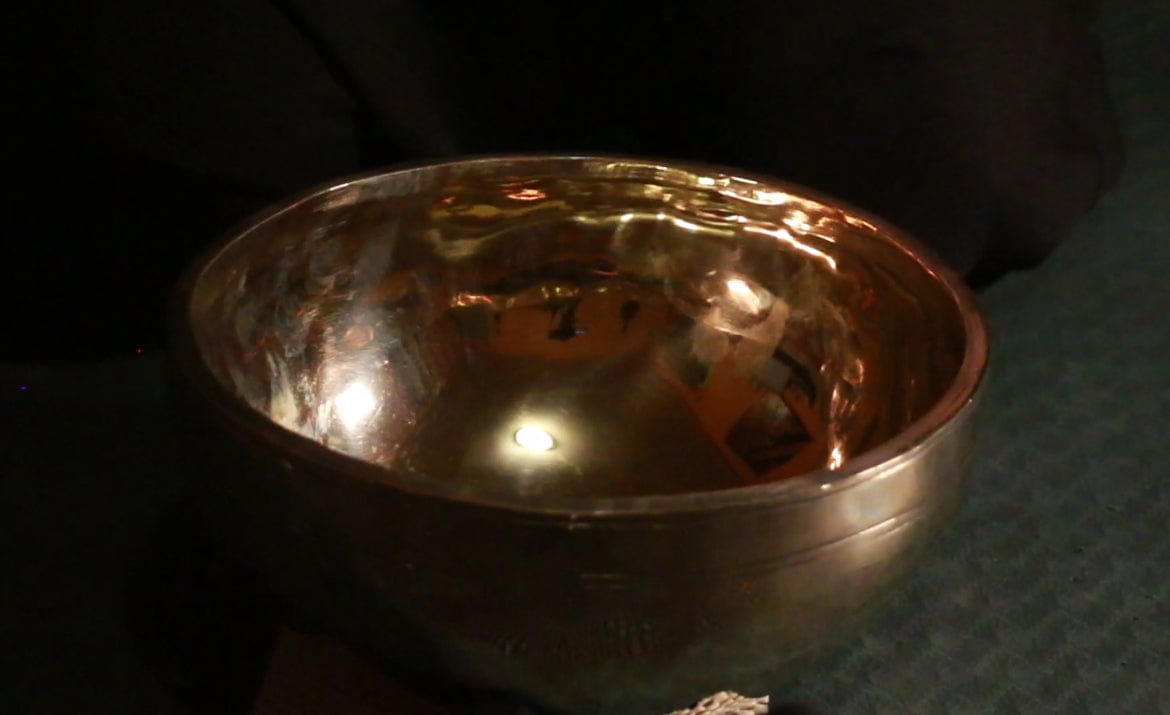 Brass singing bowl FMB39